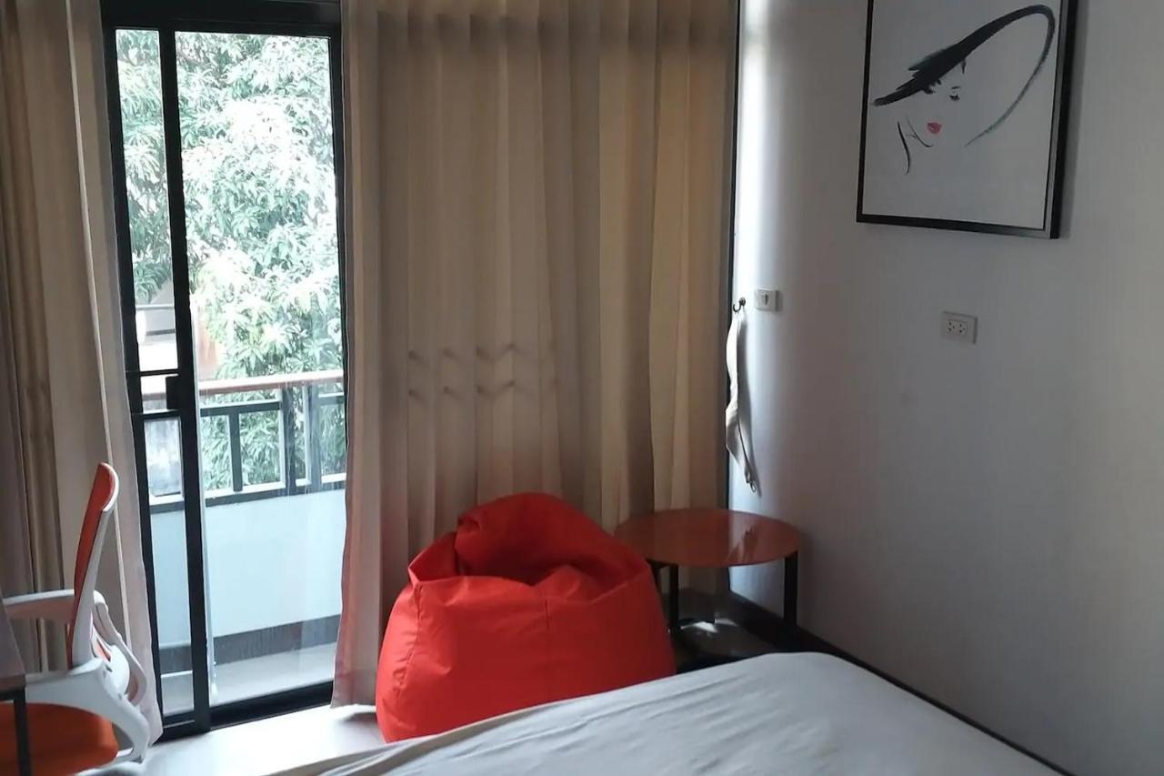 Loft Style Townhouse Near Old City Chiang Mai Exterior foto